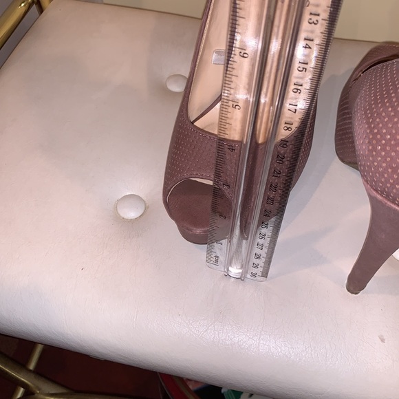 GUESS Platform Pumps Taupe Peep-Toe Shoes Y2K Club Event Heels Coquette Girl 8 - Picture 8 of 9